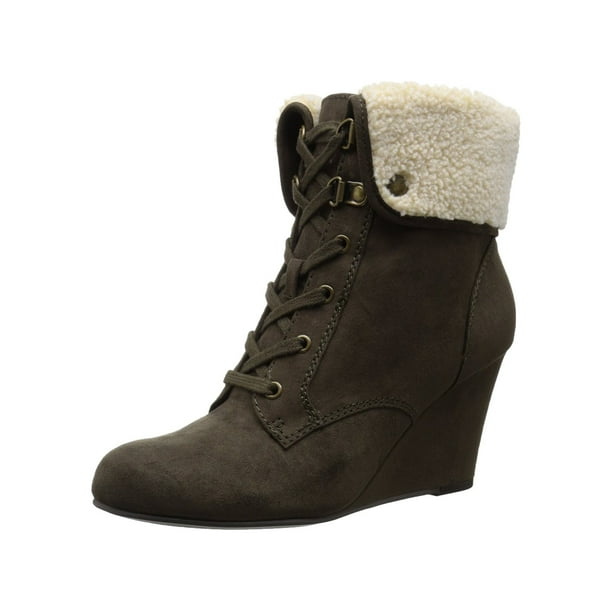 closed toe ankle boot