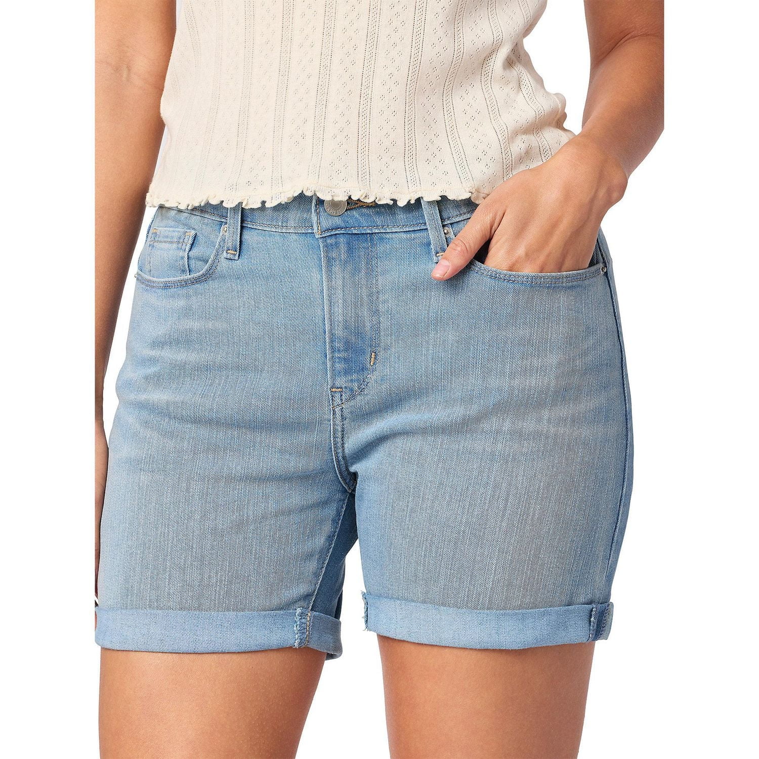 Levi Strauss Signature™ Women's Mid Rise 5"Shorts