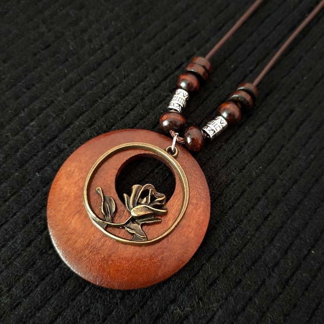 Cadena de suéter de cuerda de cuero vintage de aleación de madera colgante de prenda de cáñamo de algodón collar largo para mujer