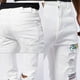 thumbnail image 4 of Pantalones vaqueros ajustados de pierna corta para hombre, de longitud completa, informales, con bolsillos de parche perforados, de color liso, elásticos y de pierna corta., 4 of 9