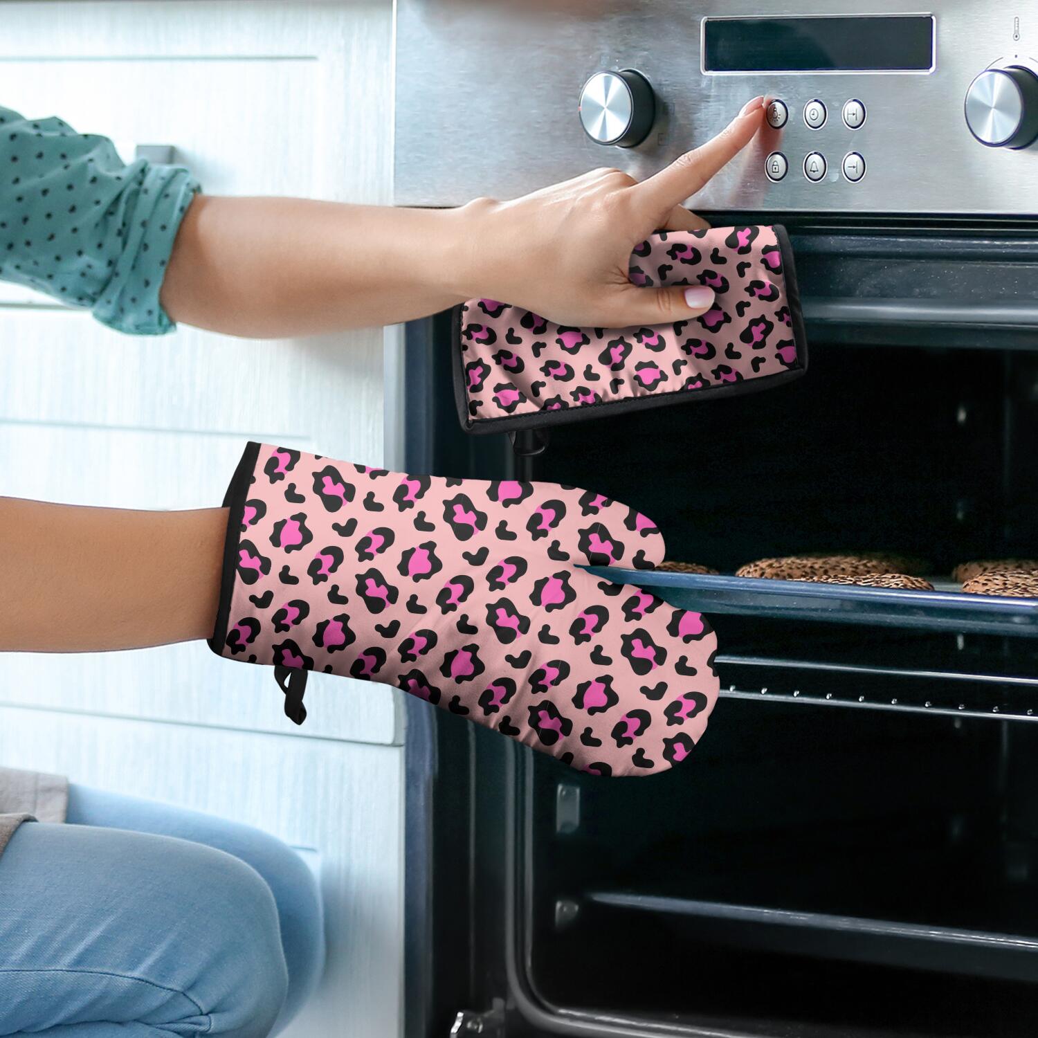 Leopard Print Oven Mitts and Pot Holders Set Of 4, Heat Resistant Kitchen Gloves with Non-Slip Grip, Hanging Loop, Soft Cotton Lining for Baking, Cooking, Grilling, Barbecue