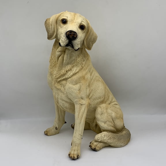 A realistic Labrador Retriever dog resin statue, a vivid and adorable garden Labrador sculpture ornament, suitable for courtyards, lawns, gardens, and other settings. A perfect gift for family, gift