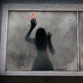 thumbnail image 3 of Pegatinas de pared de Halloween, silueta de fantasma femenino, pegatinas de ventana de Halloween, pegatinas de decoración de pared de terror con ambiente festivo, 3 of 6