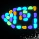 thumbnail image 4 of Fiudx Piedras Luminosas, 200 Unidades En La Oscuridad, Decorativas para Pasarelas y Acuarios, Se Cargan con La Luz Solar para Un Brillo Duradero, para Jardín Al Aire Libre, Pecera, Tamaño de 2,5 Cm, 4 of 7