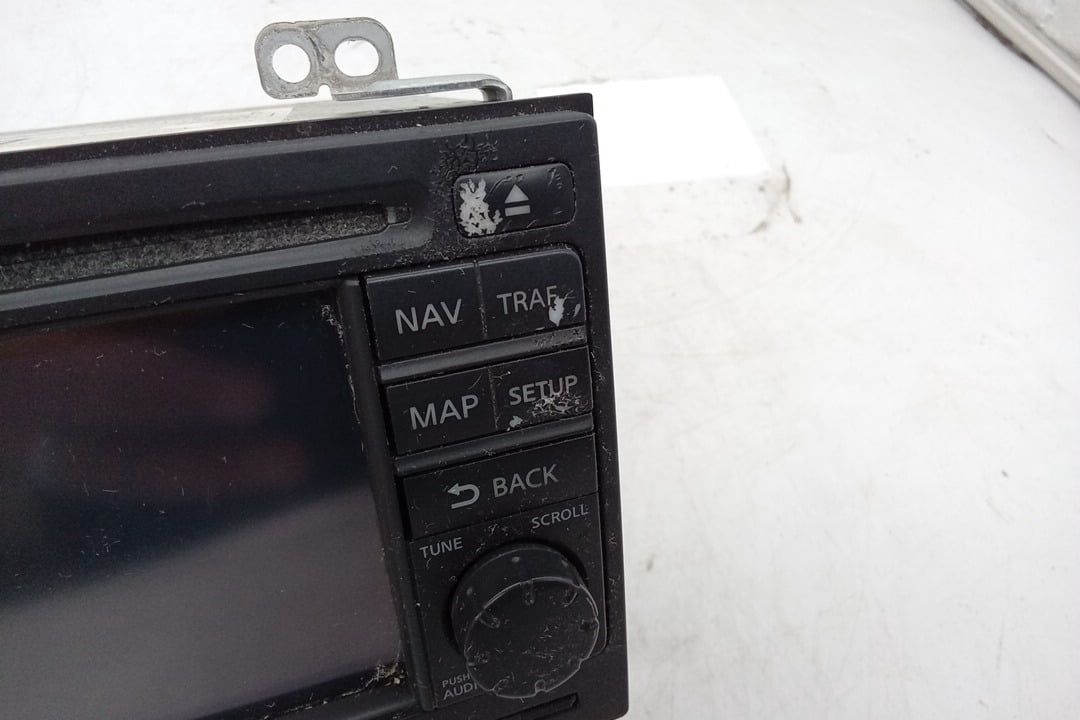 Pre-Owned 2011 Nissan Rogue 6 Disc CD Player Navigation Radio OEM - Verify Specific Vehicle Fitment In Description - (Good)