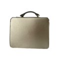 thumbnail image 4 of Bolsa para Dama Steve Madden Bevelyn Dorada Metalico, 4 of 5