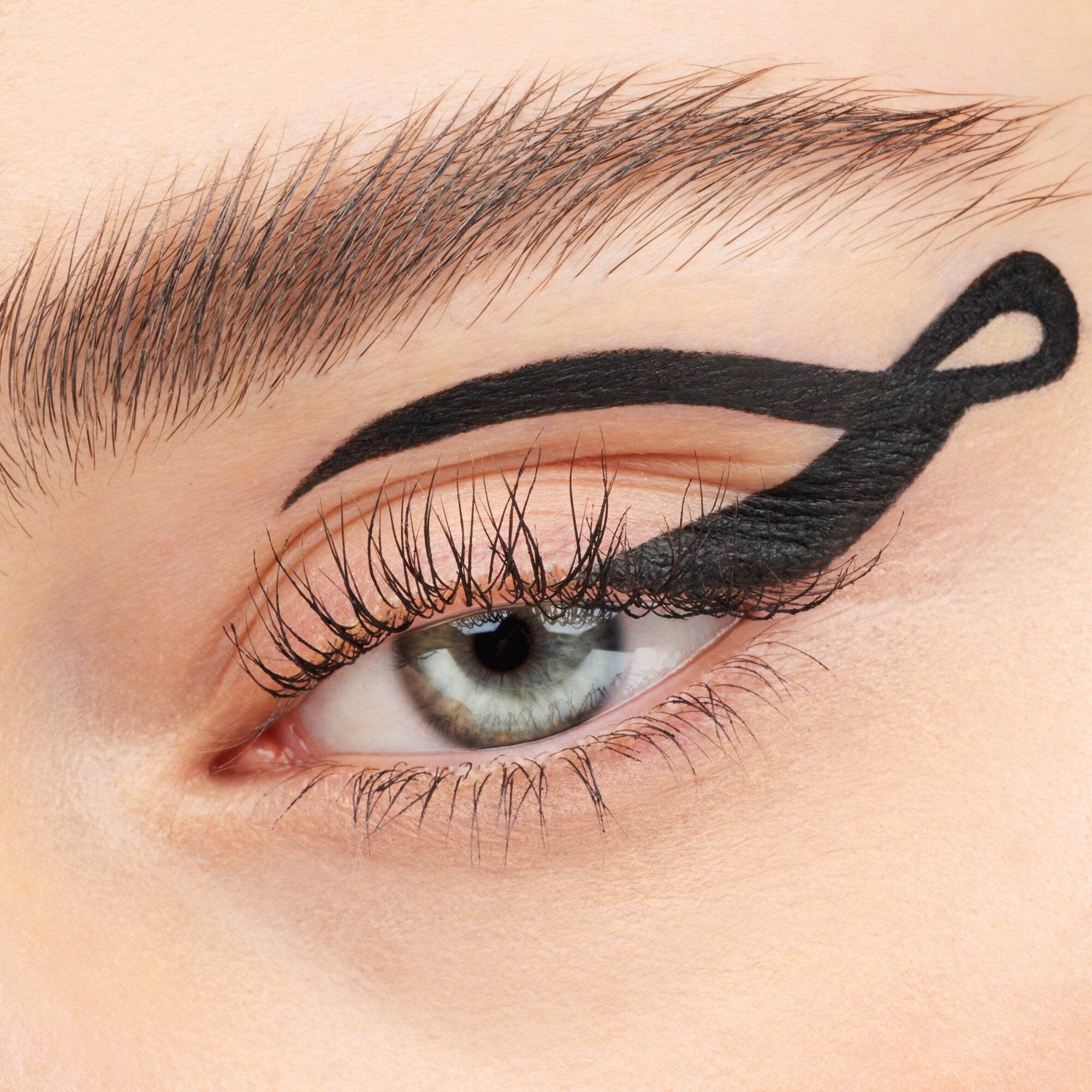 essence Stay & Play Gel Eyeliner Pencil, 01 Black Raven
