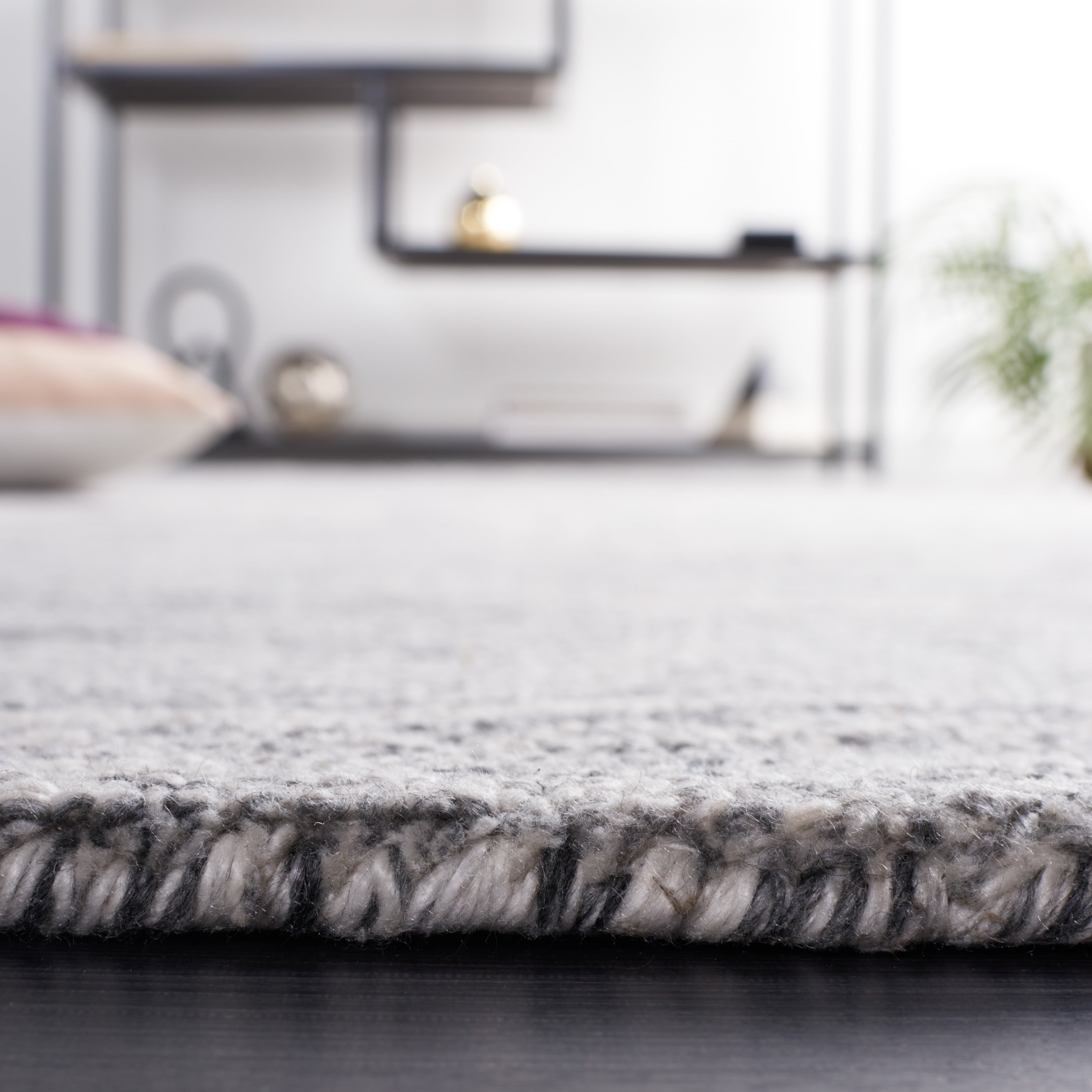 SAFAVIEH Abstract Kebo Distrssed Area Rug, Dark Grey/Black, 5' x 8'