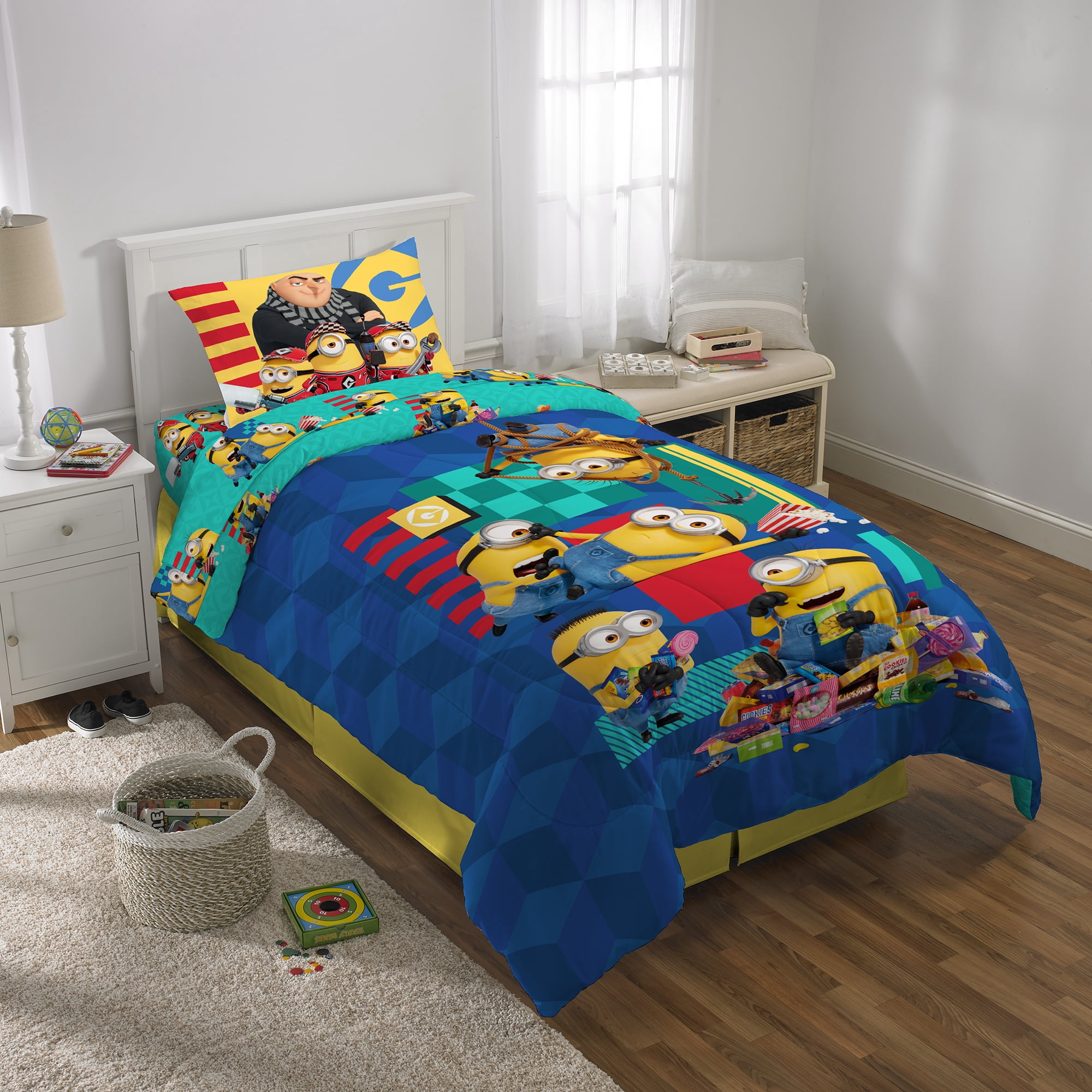 Minions Kids Full Bed in a Bag, Comforter and Sheets, Universal