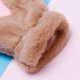 thumbnail image 4 of Guantes de invierno cálidos y bonitos con garra de oso acolchada estilo coreano para mujer, con garra de gato acolchada Wenchuang para exteriores, 4 of 5