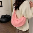 thumbnail image 4 of Bolso de hombro informal personalizado de gran capacidad 2024 Nuevo bolso grande con diseño de nube plisada Bolso oblicuo de moda, 4 of 5