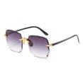 thumbnail image 1 of Gafas de sol cuadradas sin marco grises dobles tendencia de moda gafas de sol sin marco con borde cortado gafas de sol de pasarela estilo callejero para mujer, 1 of 8
