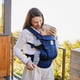 thumbnail image 3 of Portabebés Ergobaby Omni Breeze de malla transpirable azul, 3 of 7
