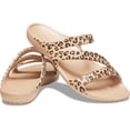 thumbnail image 2 of Sandalias Kadee II para Mujer Crocs Estampado Leopardo Talla 11, 2 of 7
