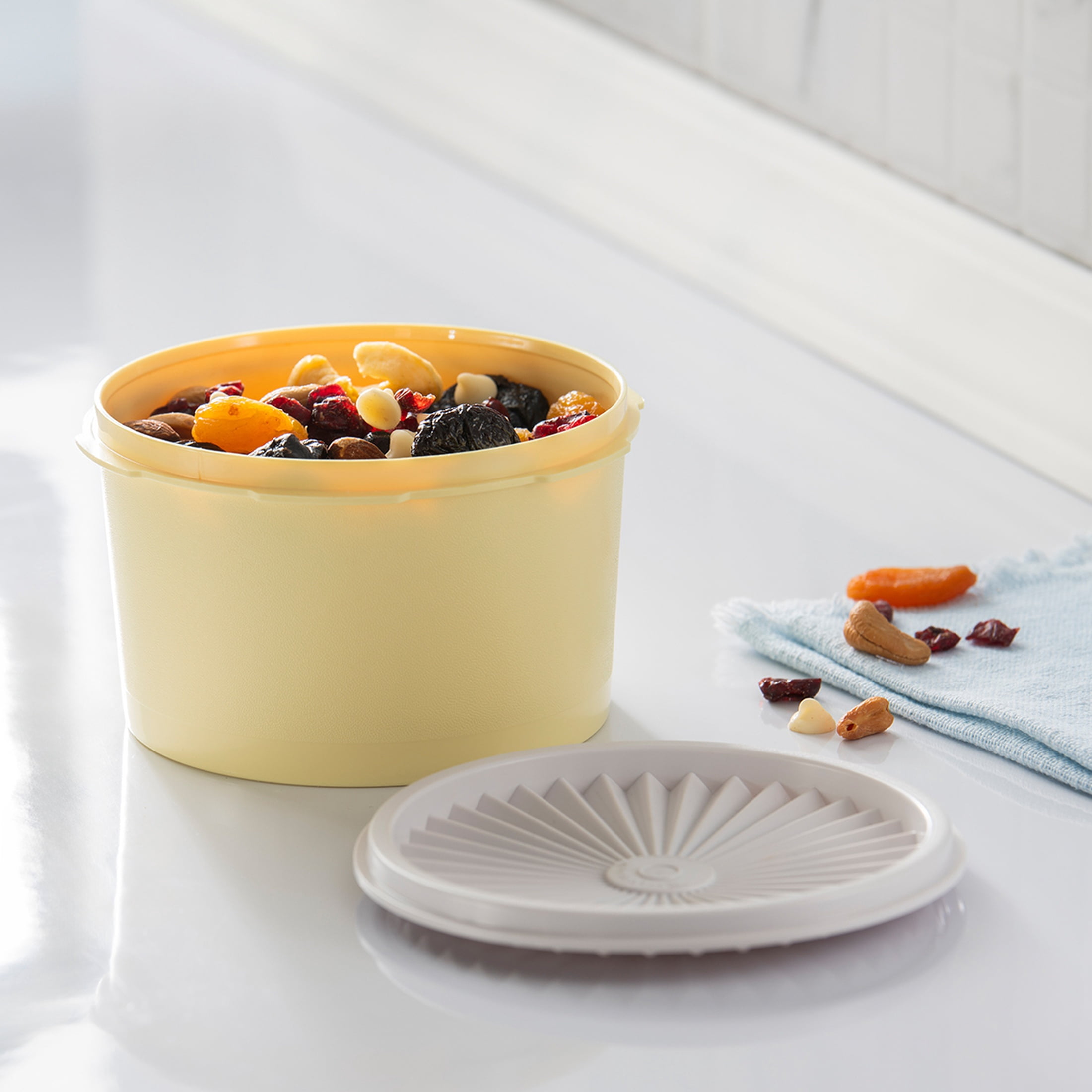 (3 pack) Tupperware Heritage 3.5-Cup Food Storage Canister with Lid, Yellow