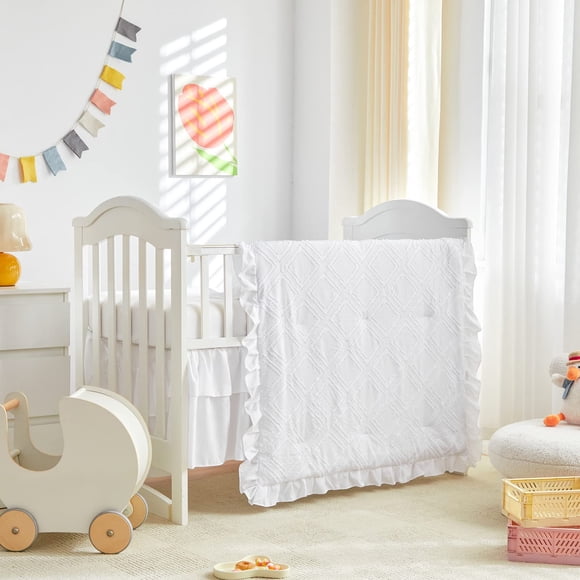 Juego de ropa de cama para cuna UOZZI, 3 unidades, acolchado, con volantes, blanco