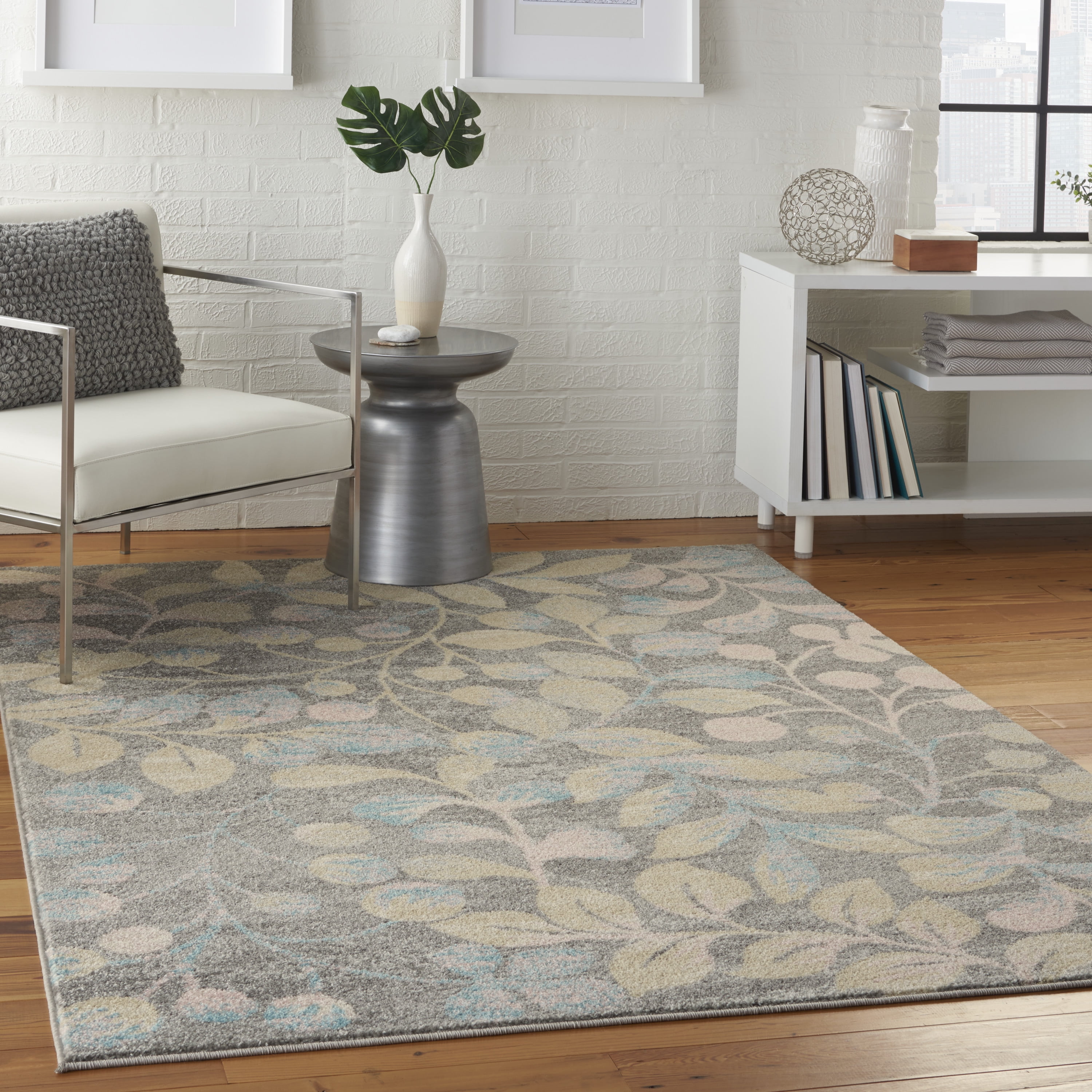 Serene Contemporary Botanical Grey/Beige 5'3" x 7'3" Area Rug, (5' x 7')