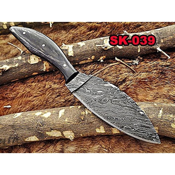 9" Long Damascus steel skinning knife, 4.5" hand forged full tang blade with 4" cutting, Bull horn Scale, cow hide Leather sheath