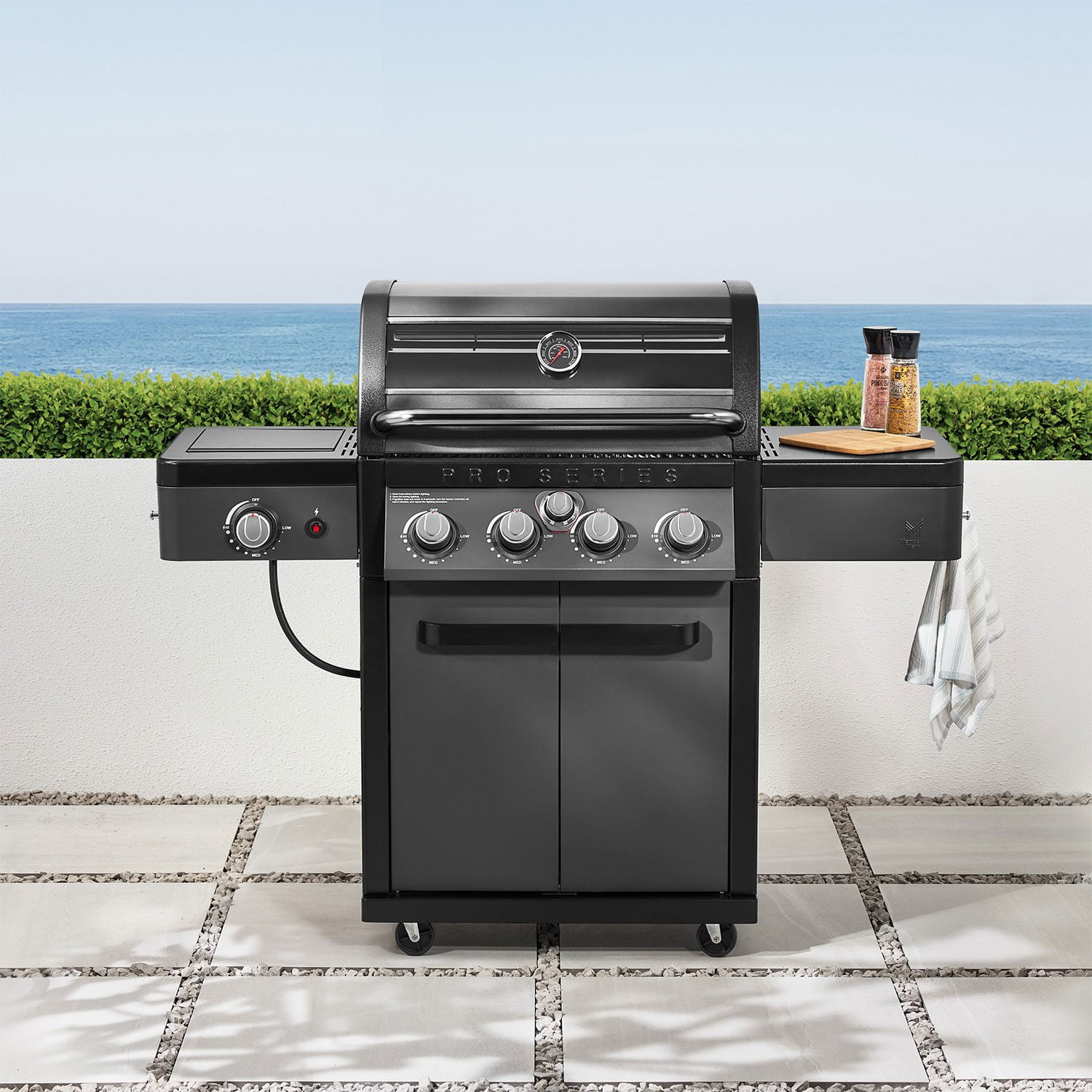 Member's Mark Pro Series 4-Burner Gas Grill with Thermostatic Control ...