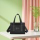 thumbnail image 1 of Bolso Bandolera de Nailon de Gran Capacidad para Mujer, Ideal para Actividades Al Aire Libre., 1 of 7