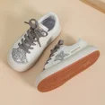 thumbnail image 3 of Zapatillas de deporte informales para niños, zapatos de tablero de cinco estrellas para mujer, ligeros y versátiles, color blanco, primavera y otoño, 2024, 3 of 5