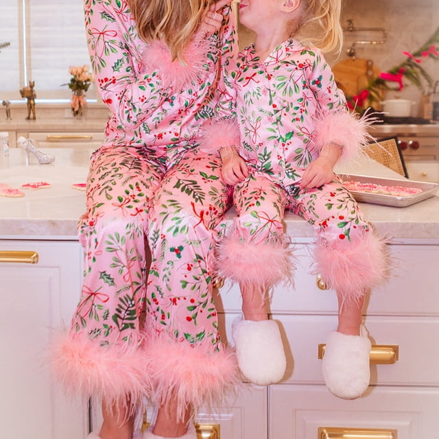 Hirigin-Conjunto de pijama navideño para madre e hija, ropa de dormir de manga larga con botones, con adornos de plumas, para Navidad