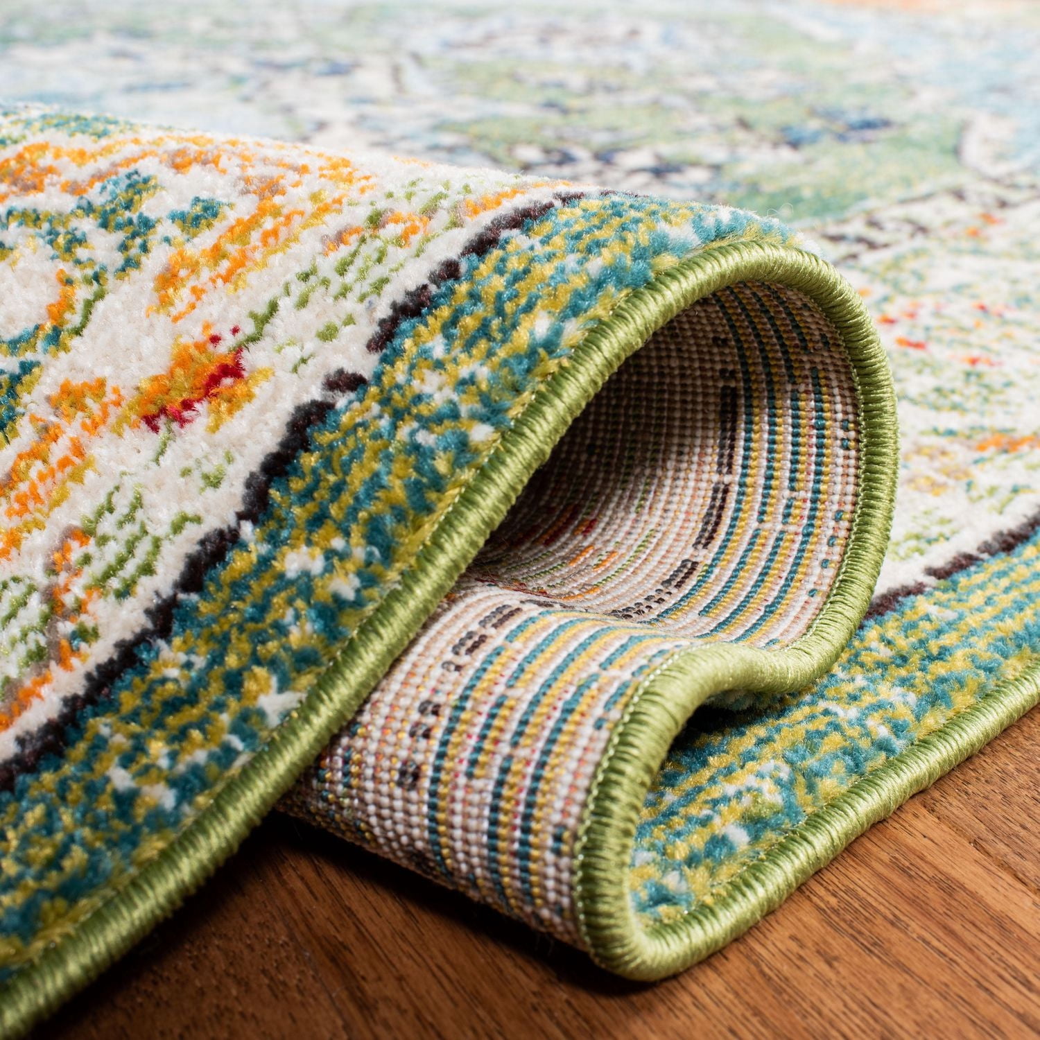 Safavieh Monaco Vivyan Traditional Area Rug