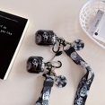 thumbnail image 4 of Funda para AirPods Pro 2 con estampado Cool Scream y llavero de terror, 4 of 7