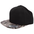 thumbnail image 1 of Yupoong - Gorra plana Diseño moderno Modelo Snapback (Negro/Cobra), 1 of 1