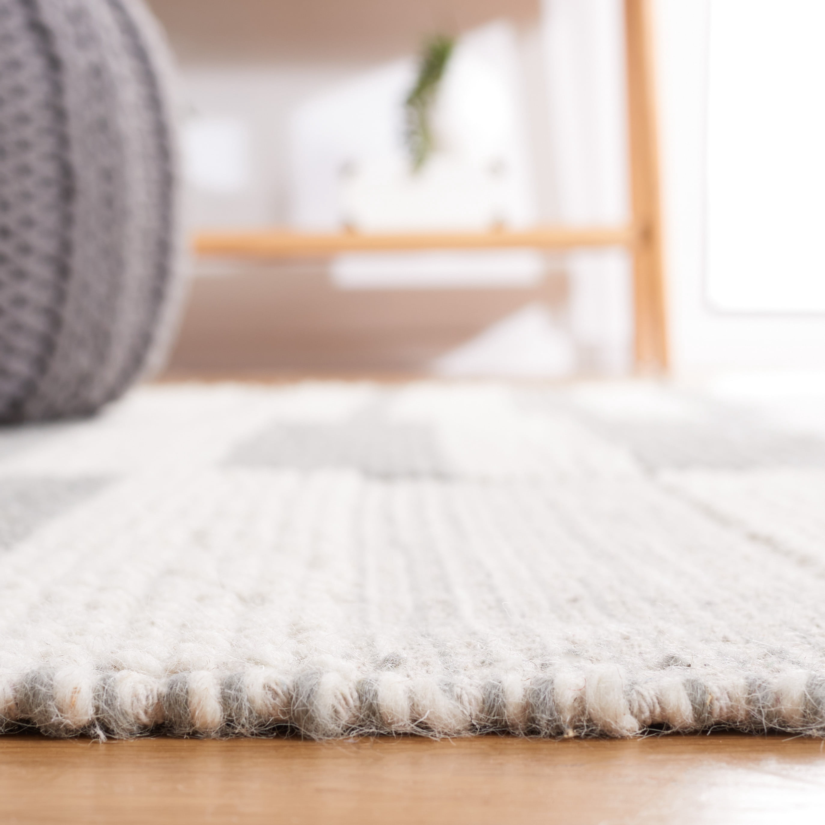 SAFAVIEH Natura Qendro Striped Area Rug, Ivory/Grey, 6' x 9'