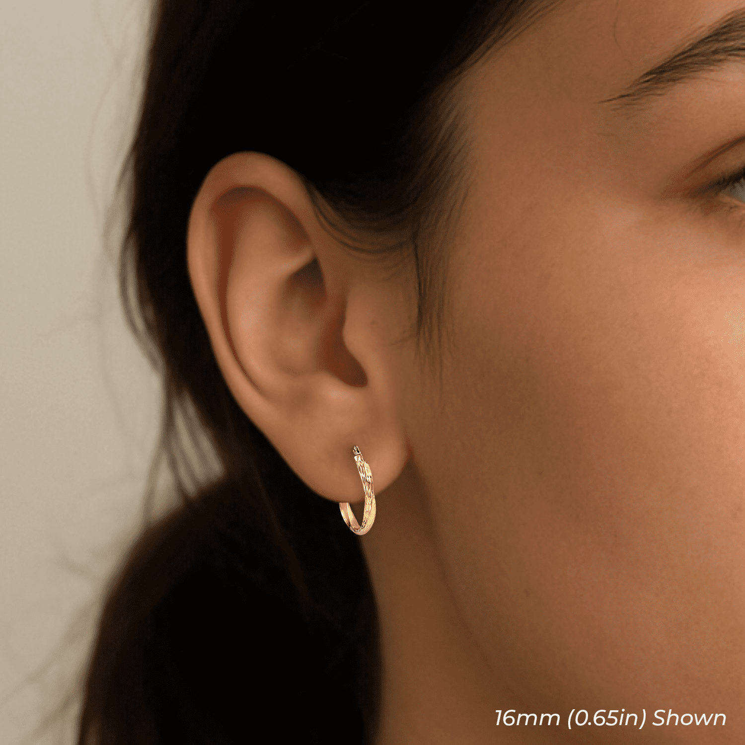 Tilo Jewelry 10K Yellow Gold Twisted Round Hoop Earrings with Diamond-Cut Engraving | 16mm | Everyday Earrings for Women & Unisex