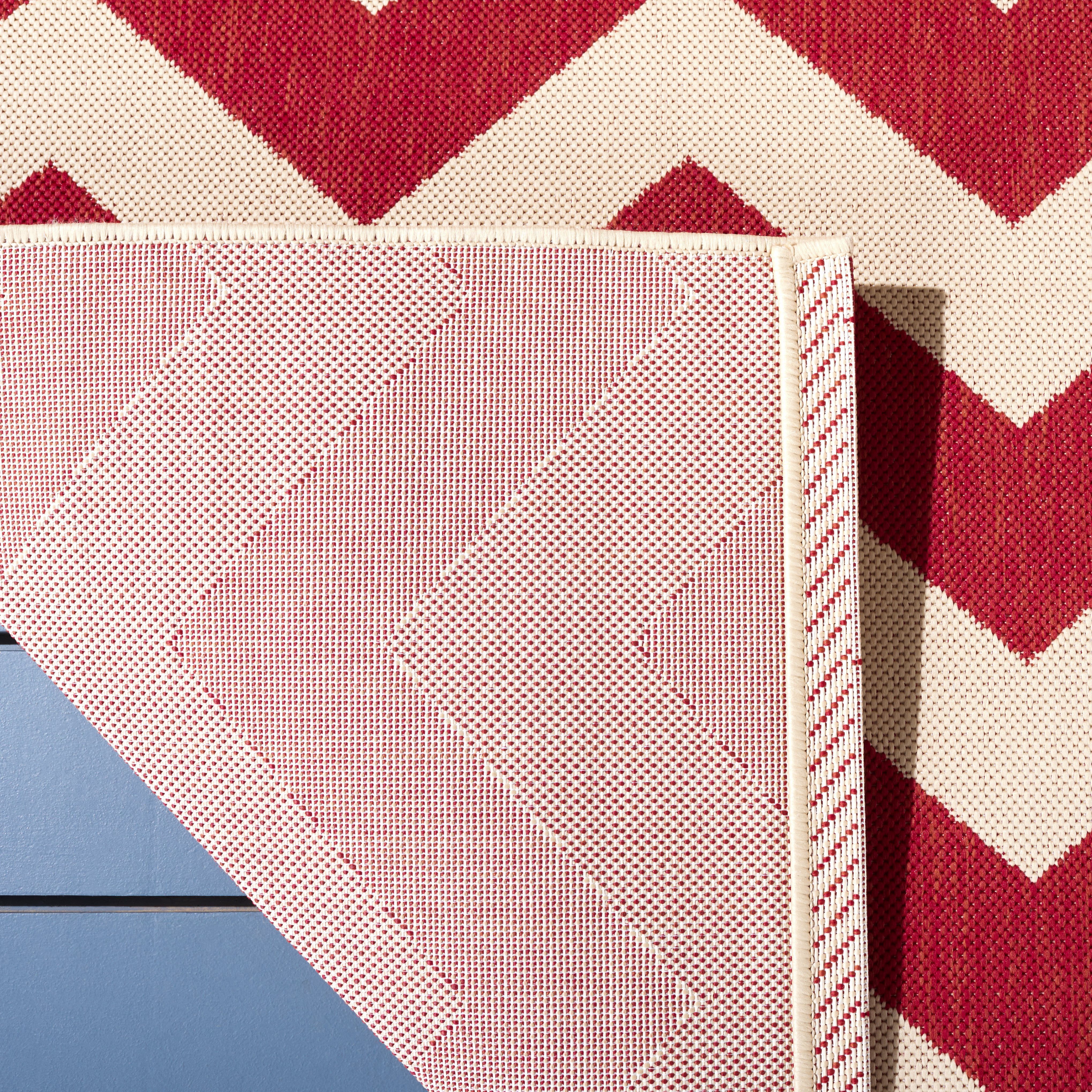 Safavieh Courtyard Bailey Chevron Indoor/Outdoor Runner Rug, Red, 2'3" x 10'
