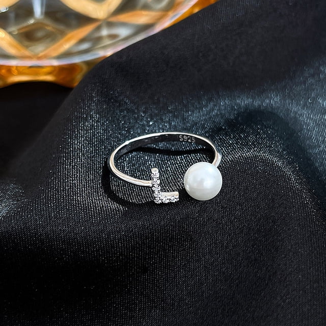 Anillo de plata con diamantes y perlas sintéticas, diseño de nicho para mujer, anillo de 26 letras, anillo de personalidad simple