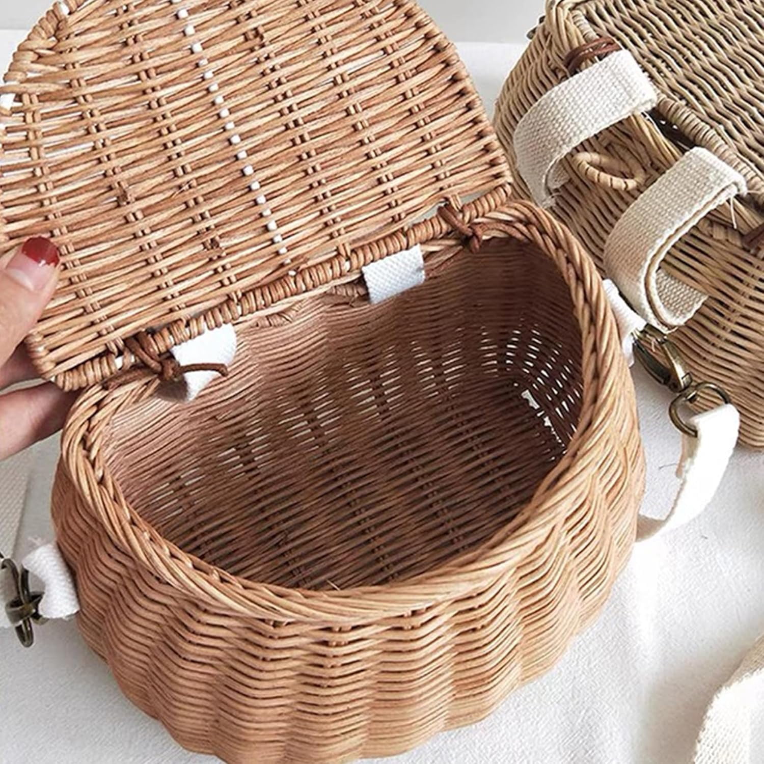 Wicker Kids Bike Basket: Detachable Bike Basket Front with Lid & Adjustable Straps, Finely Hand-Woven Basket Backpack, Rattan Storage Bicycle Basket, Scooter Tricycle Basket