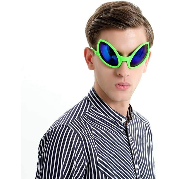 Accessoires de fête : masques et lunettes pour photobooth