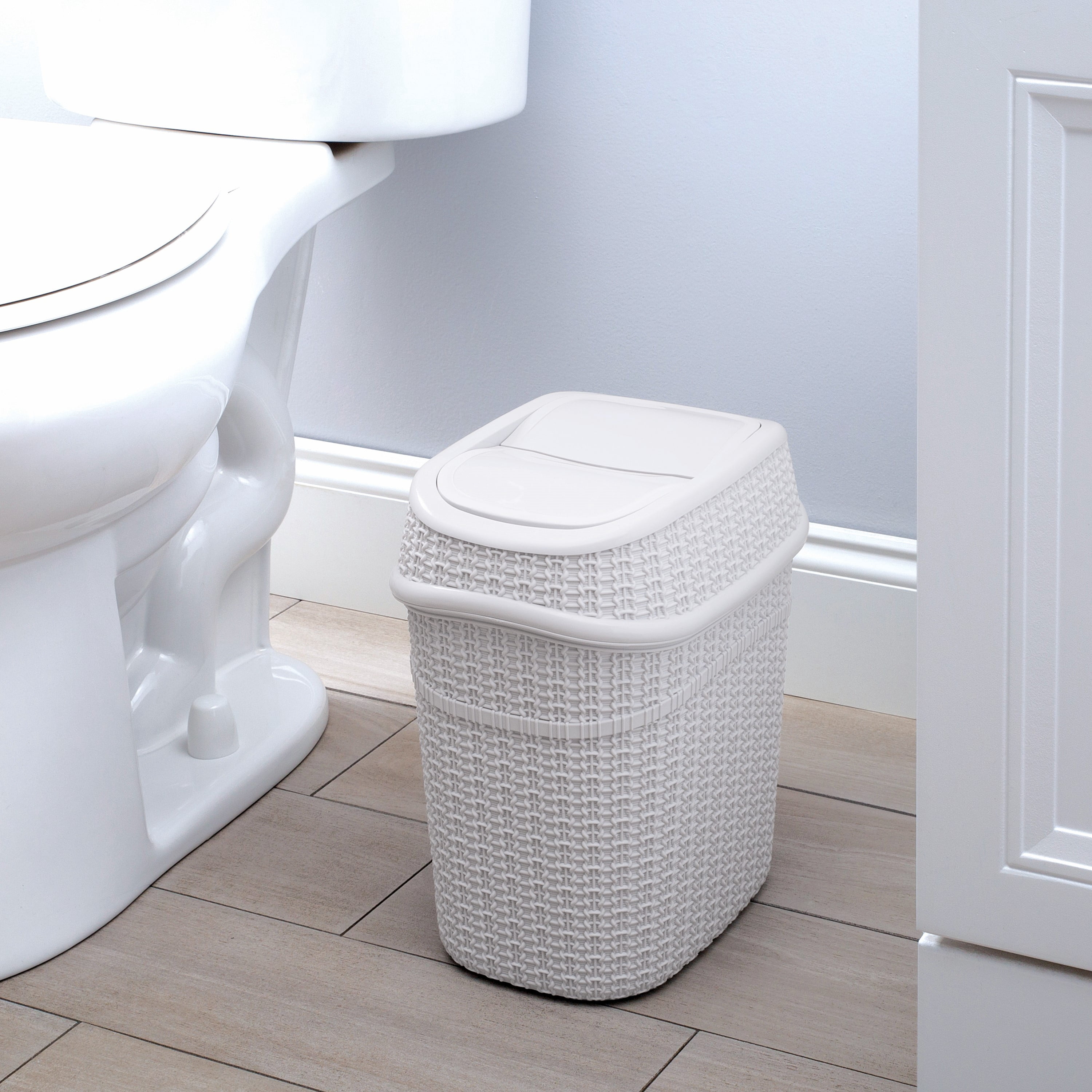 Bath Bliss 2.5 gal Sailor Knot Plastic Swing Top Bathroom Trash Can, White