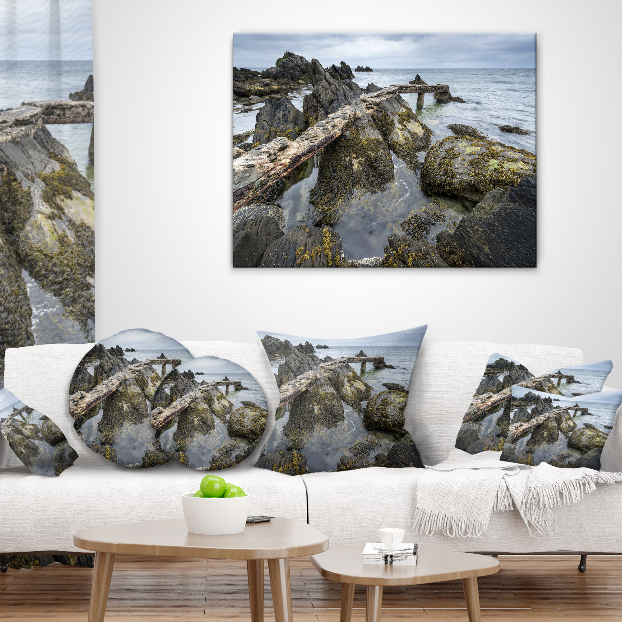 Designart Rocky North Ireland Seashore - Modern Seascape Throw Pillow - 18x18