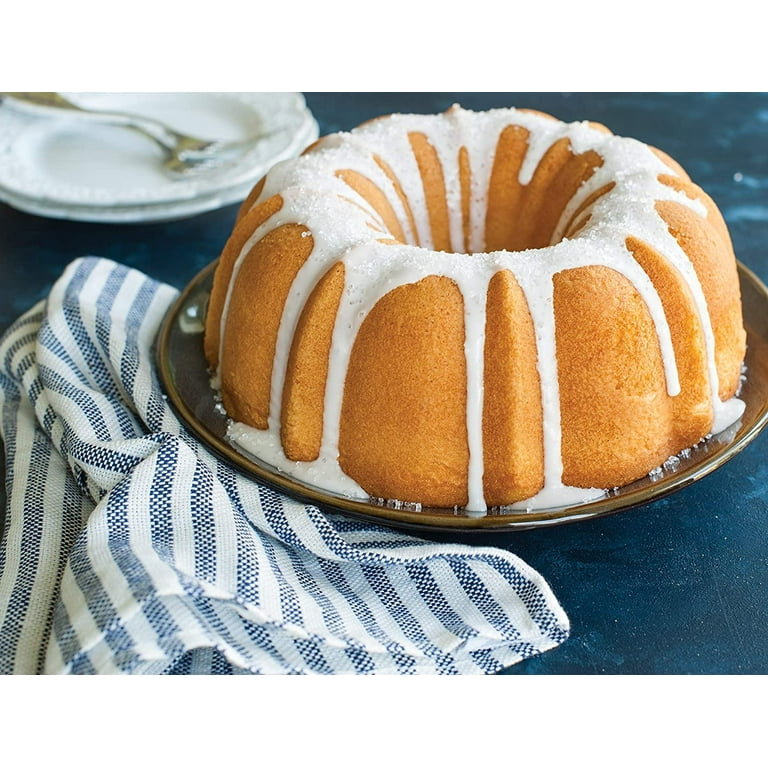 Nordic Ware Formed Bundt Pan, 12-Cup, Navy