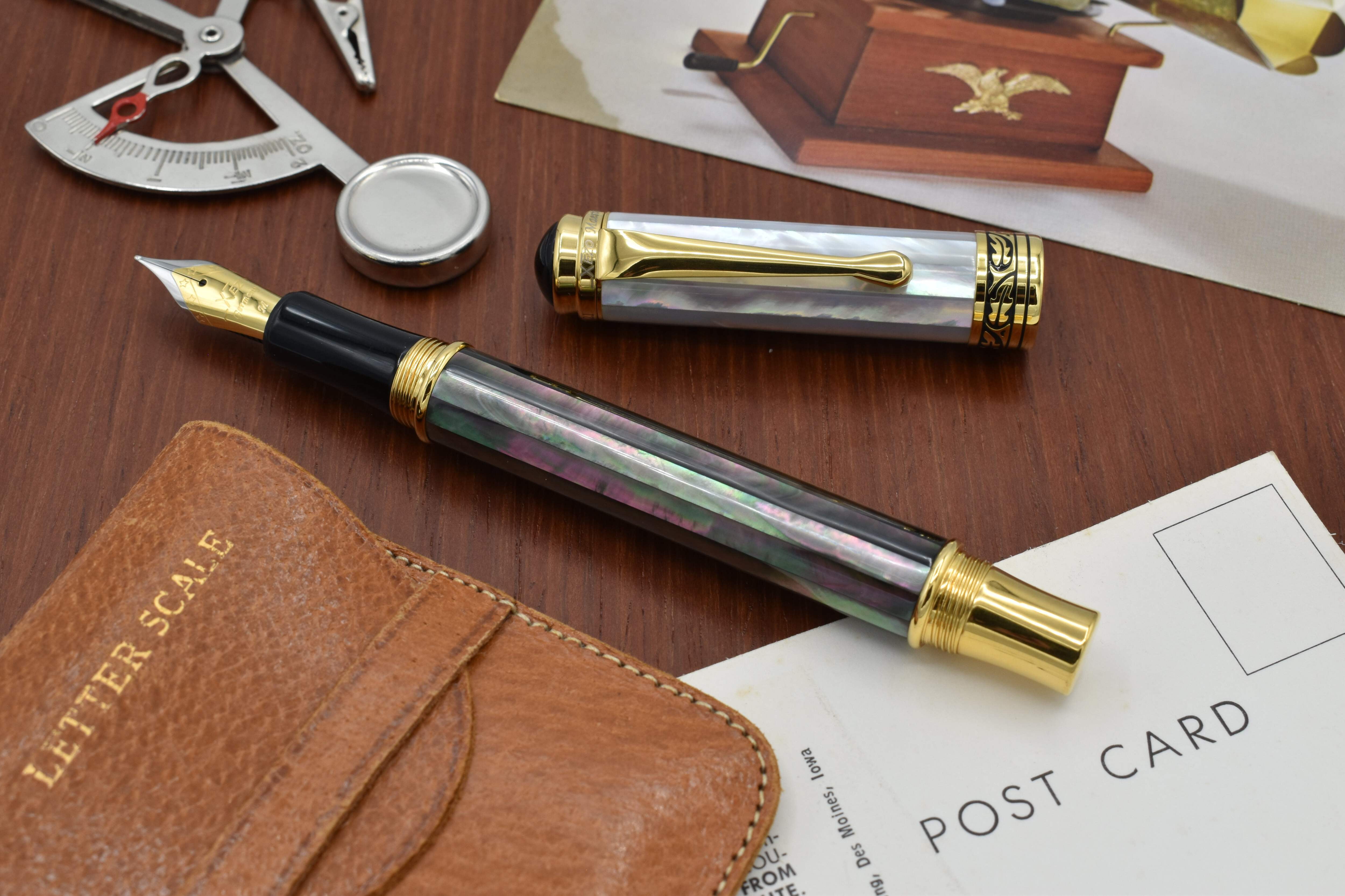 Xezo Xezo Maestro® Black and White Mother of Pearl Fountain Pen (Medium Nib) - 18K Gold Plated