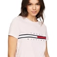 thumbnail image 3 of Camiseta Tommy Hilfiger de corte regular con bandera bordada para mujer, 3 of 5