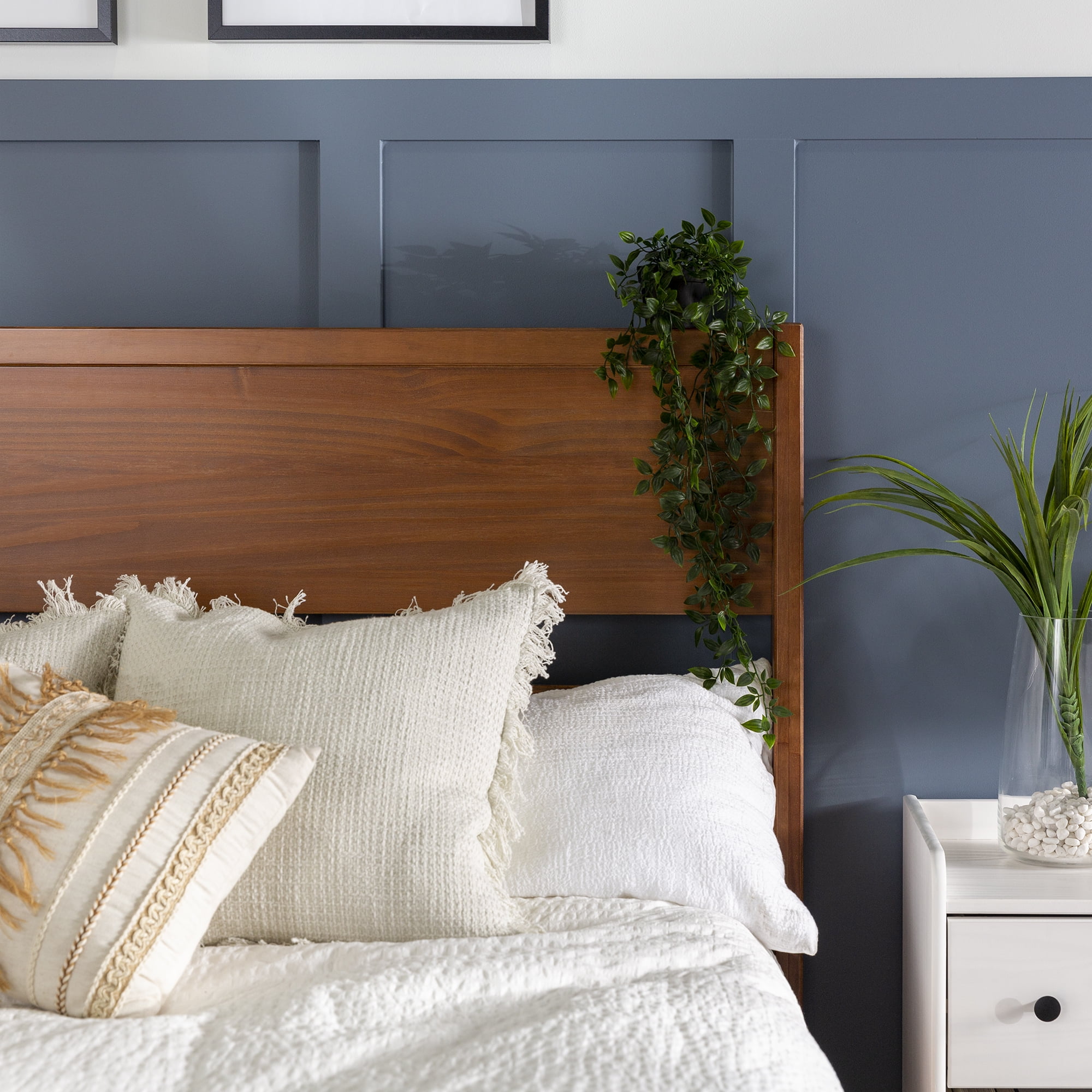 Walker Edison Abrielle Modern Queen Platform Caramel Bed Frame