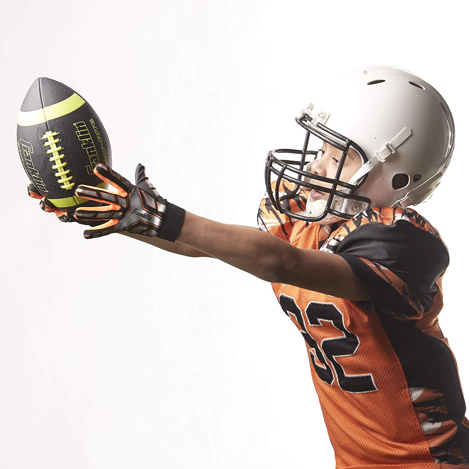 Sport official. Масс спорт магазин. Гаврик сергей боско. Anta одежда реклама. Распечатать для роллер спорта.