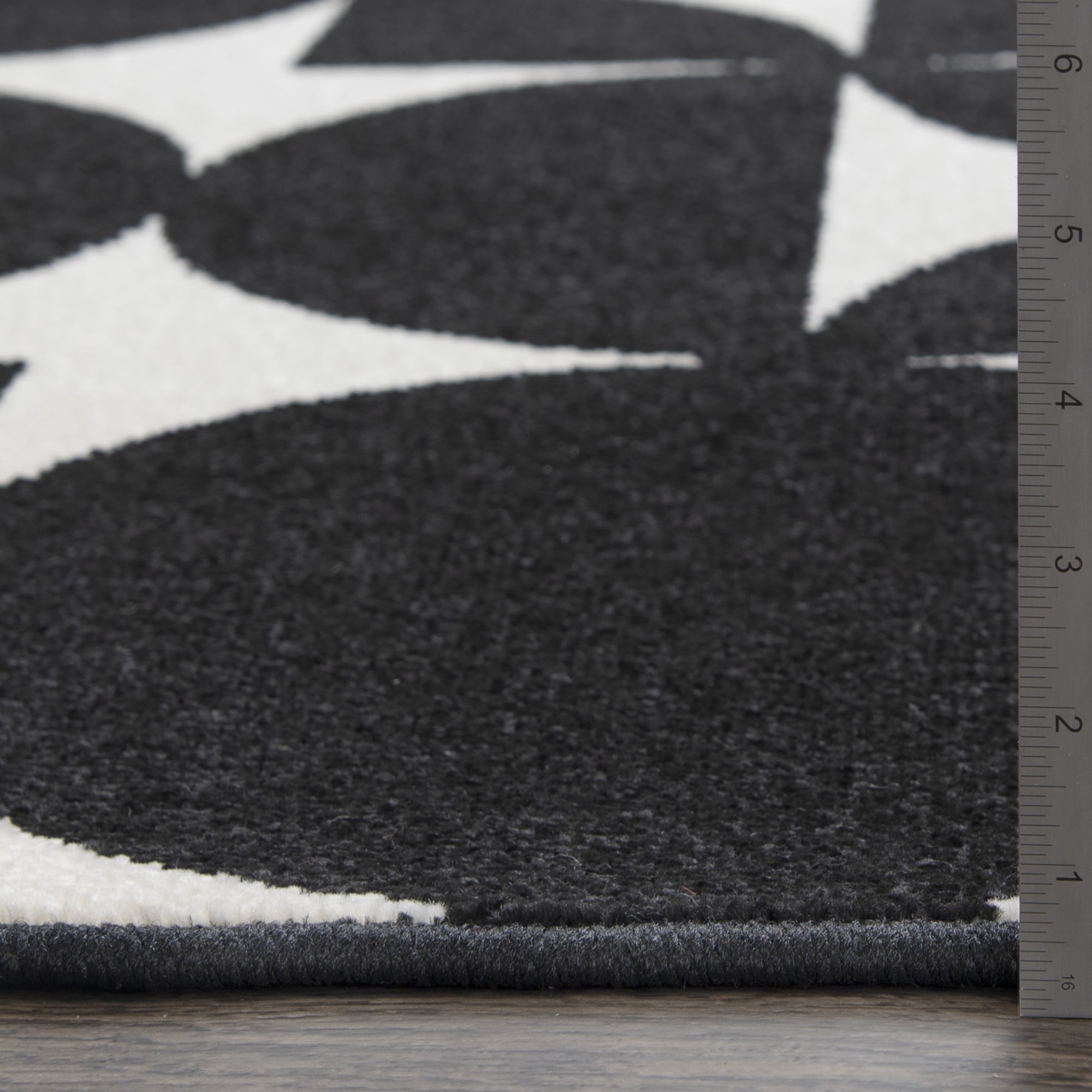 Loomaknoti Tecopa Sevella 2' x 7' Black Geometric Outdoor Runner Rug