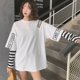 thumbnail image 3 of Camisetas de manga larga a rayas de 2 piezas estilo punk para mujer, camiseta gótica holgada con hombros descubiertos y estampado de letras, camiseta de moda urbana, 3 of 4