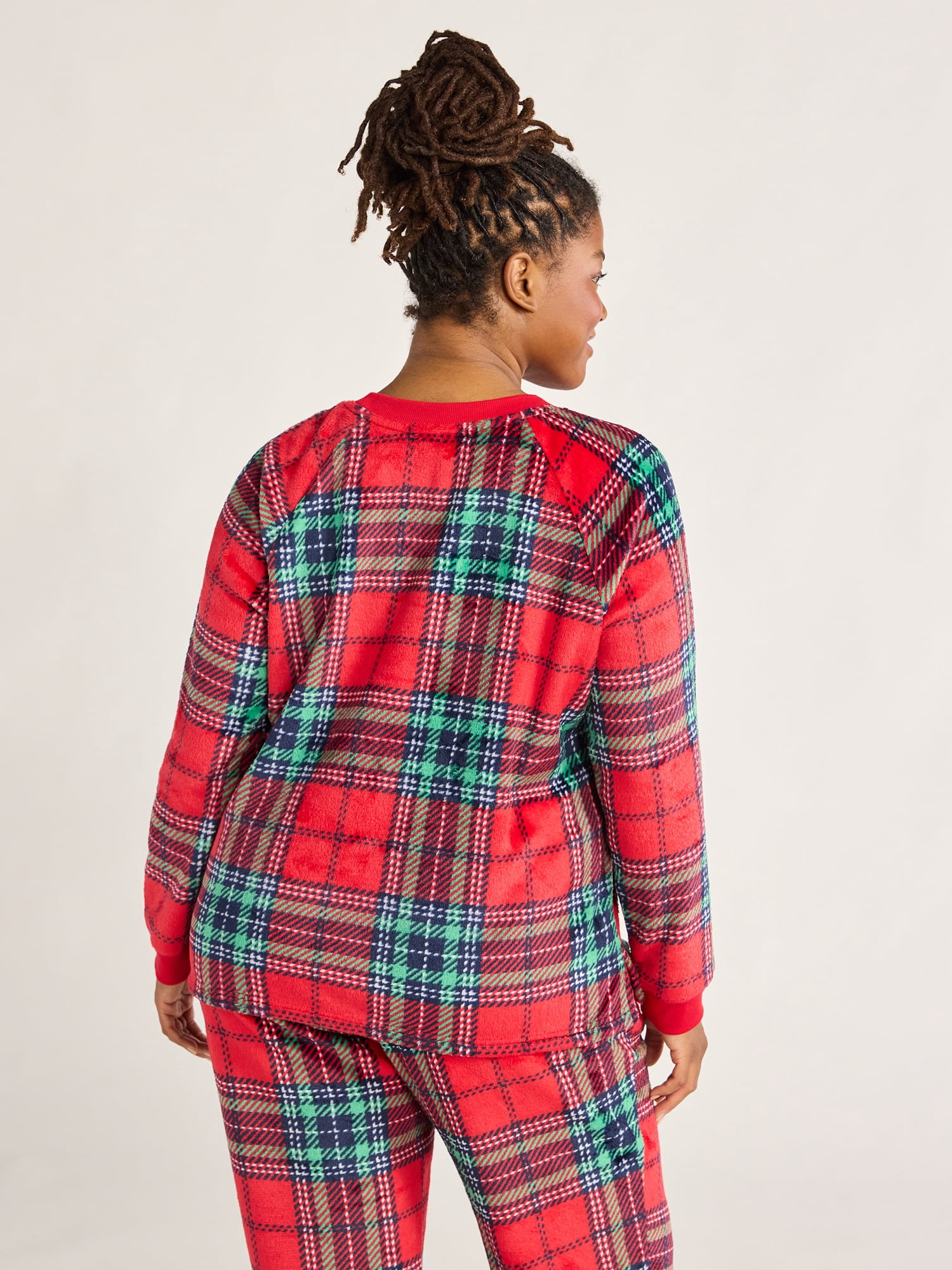 Joyspun Women's and Women’s Plus Plush Sleep Top with Long Sleeves, Sizes XS-3X