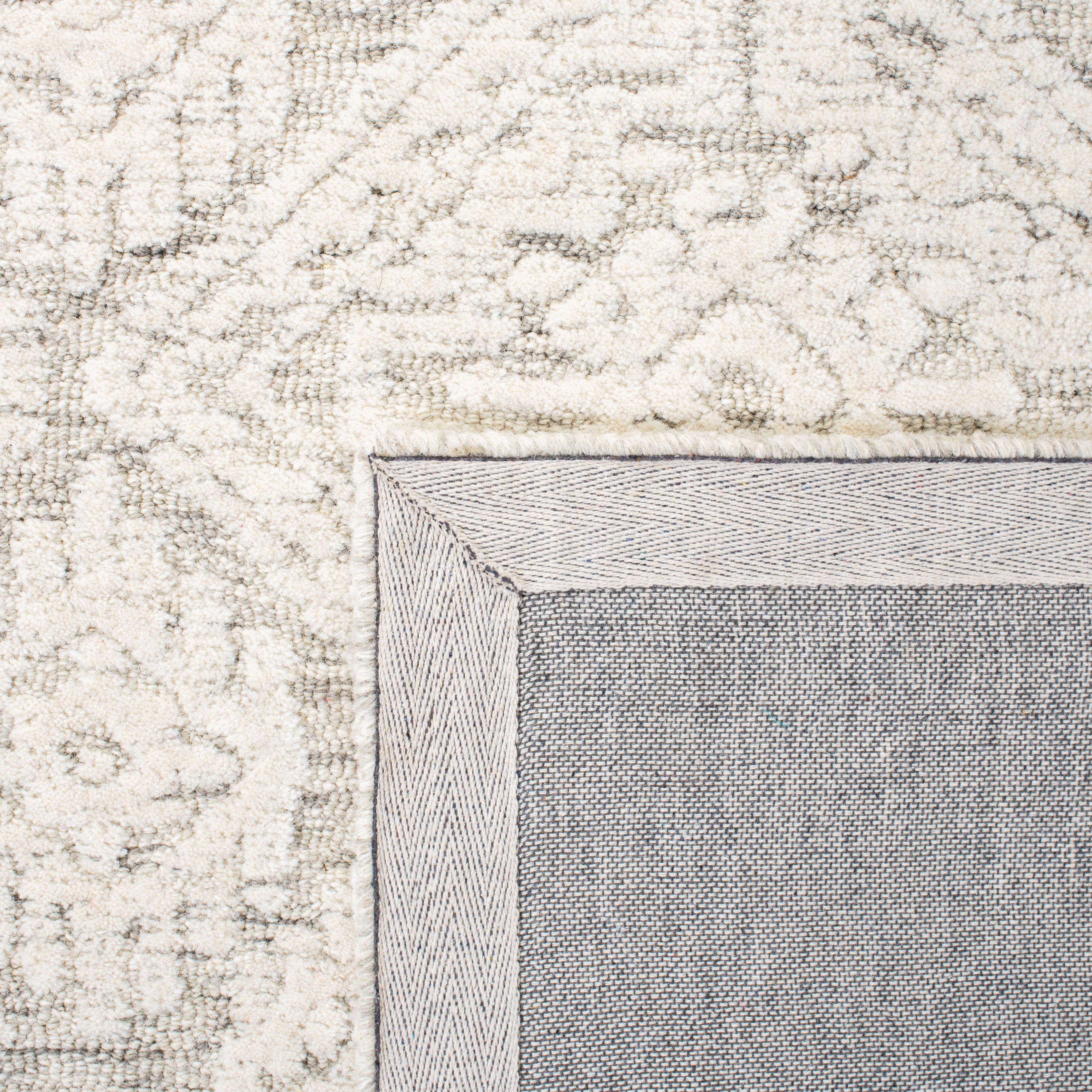 SAFAVIEH Metro Riley Medallion Area Rug, Light Brown/Ivory, 4' x 6'