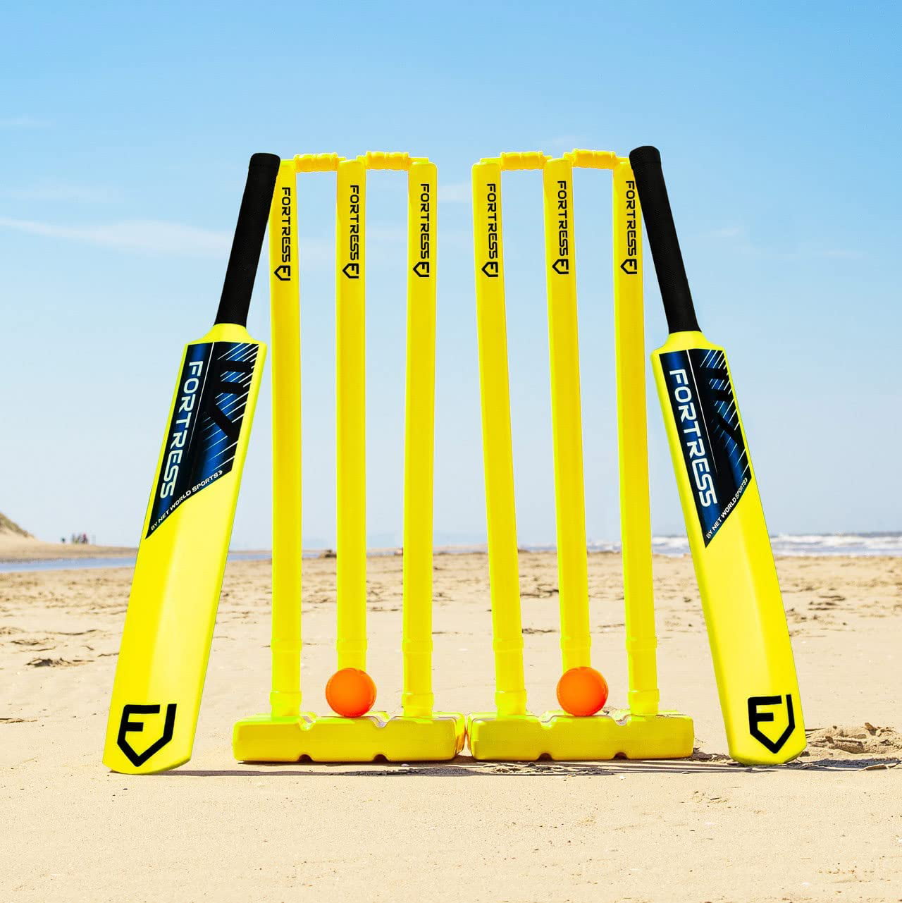 Net World Sports Backyard Cricket Sets Bails 3 Sizes Balls and A Carry Bag Kwik Cricket Stumps Bats