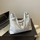 thumbnail image 4 of Bolso Grande para Mujer | Bolso de Hombro Moderno con Correa Ajustable | Amplio Bolso Multibolsillos para Viajes, Uso Diario, Recados y Compras | Resistente, Ligero, Gris, Rosa y Blanco, 4 of 6