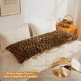 thumbnail image 3 of Funda de almohada corporal XeGe Fluffy con estampado de leopardo, 20 x 54 cm, color marrón, 3 of 7