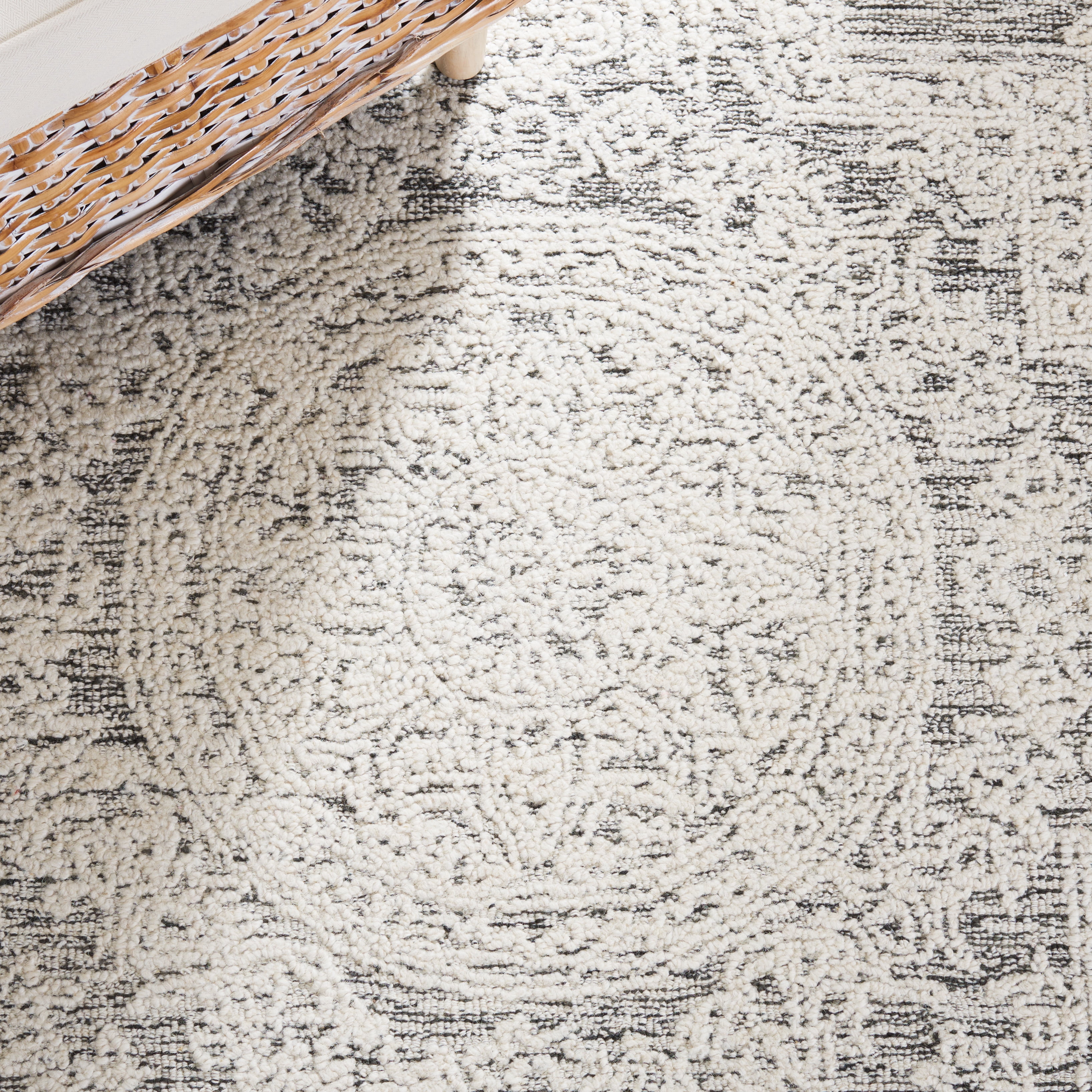 SAFAVIEH Abstract Carter Oriental Wool Area Rug, Ivory/Charcoal, 5' x 8'